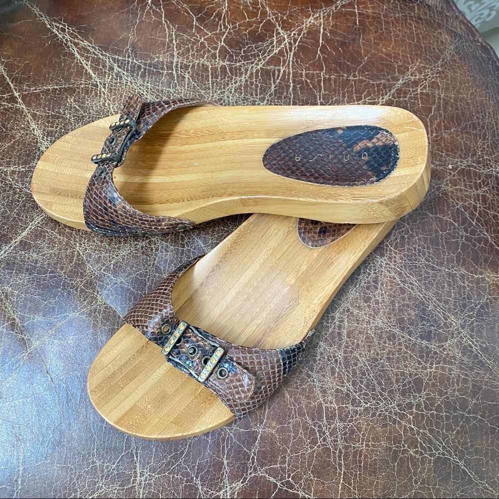 UNISA brown snakeskin & diamonds wood  sandals 10